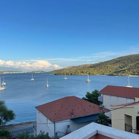 Apartman Jukic Hotel Marina Exterior foto