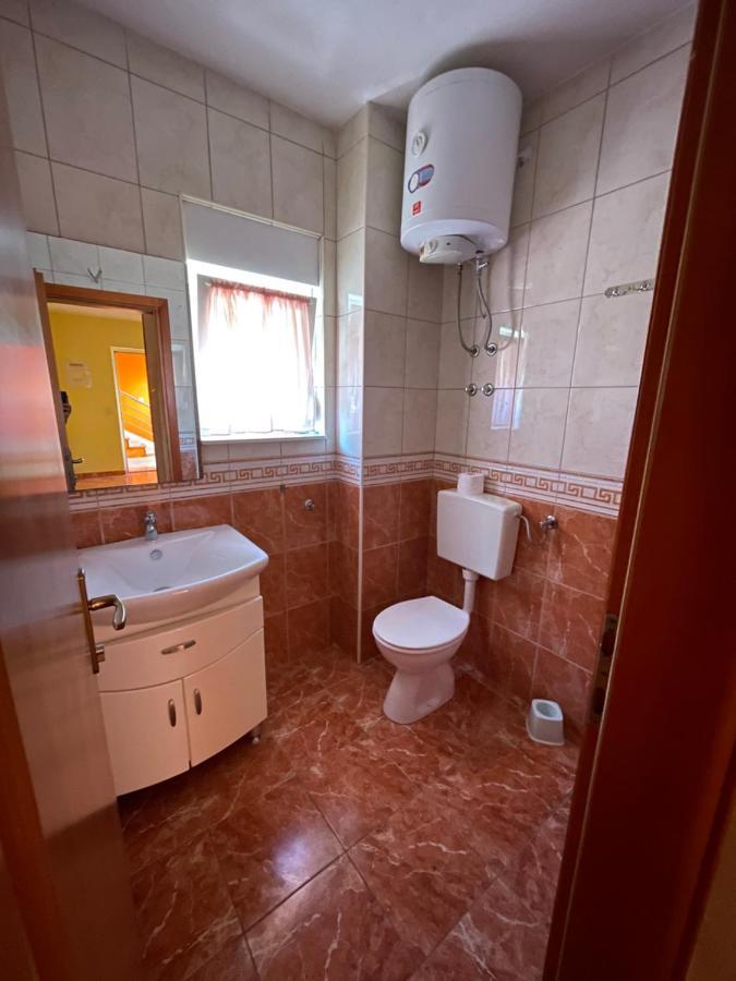 Apartman Jukic Hotel Marina Exterior foto