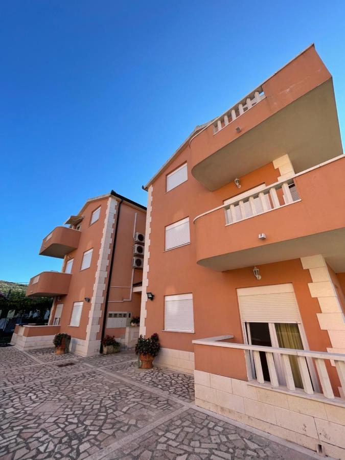 Apartman Jukic Hotel Marina Exterior foto