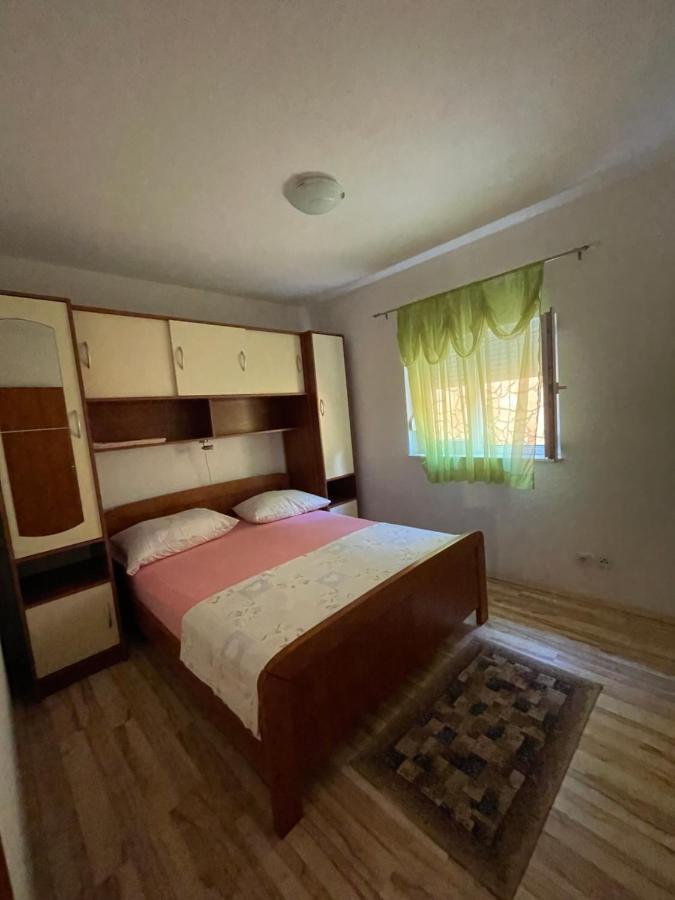 Apartman Jukic Hotel Marina Exterior foto