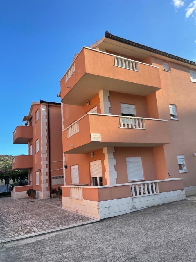 Apartman Jukic Hotel Marina Exterior foto