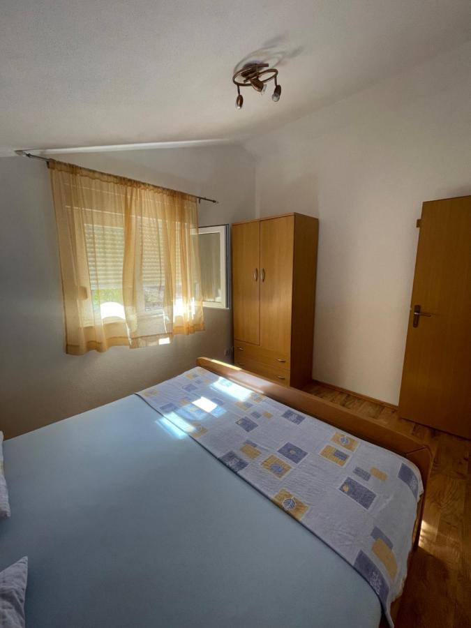 Apartman Jukic Hotel Marina Exterior foto