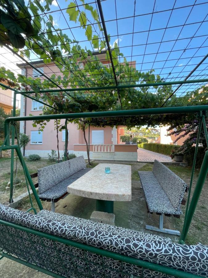 Apartman Jukic Hotel Marina Exterior foto