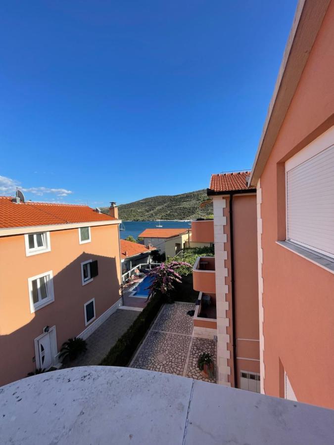 Apartman Jukic Hotel Marina Exterior foto