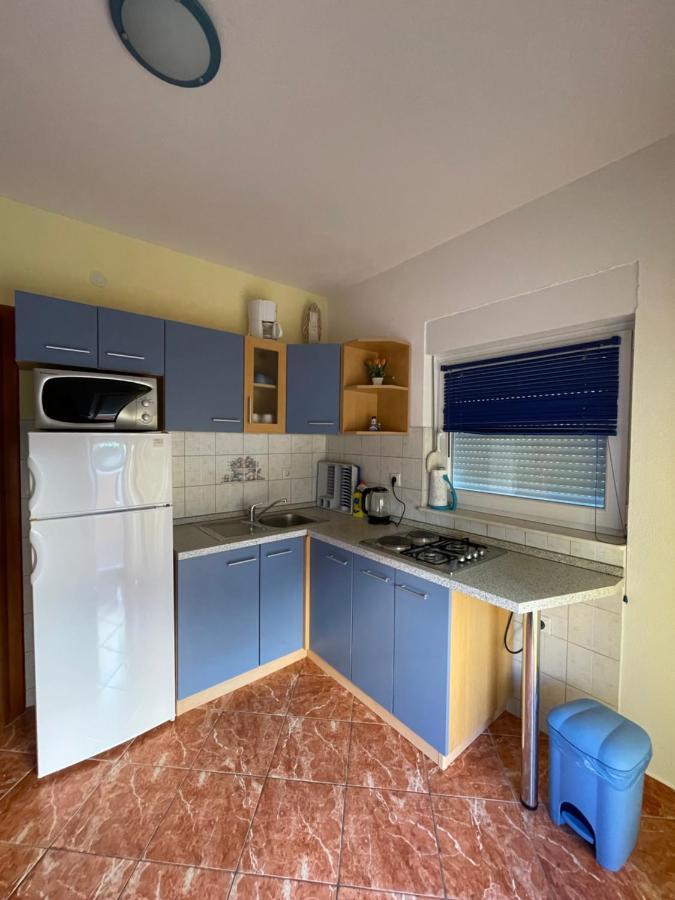 Apartman Jukic Hotel Marina Exterior foto