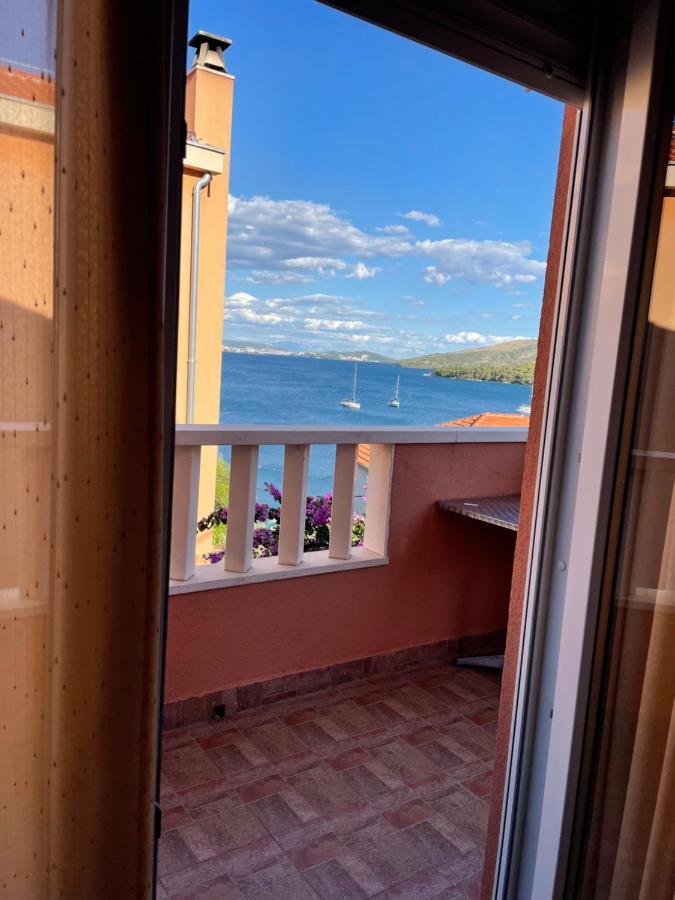 Apartman Jukic Hotel Marina Exterior foto