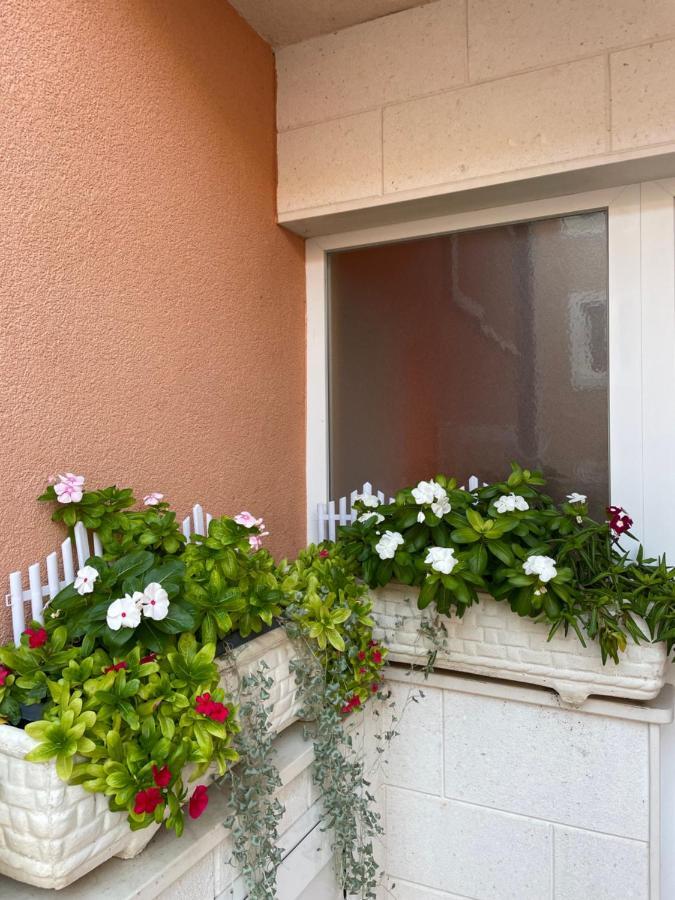 Apartman Jukic Hotel Marina Exterior foto