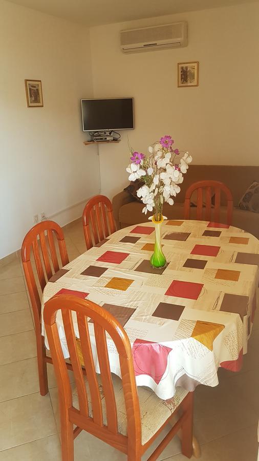 Apartman Jukic Hotel Marina Exterior foto