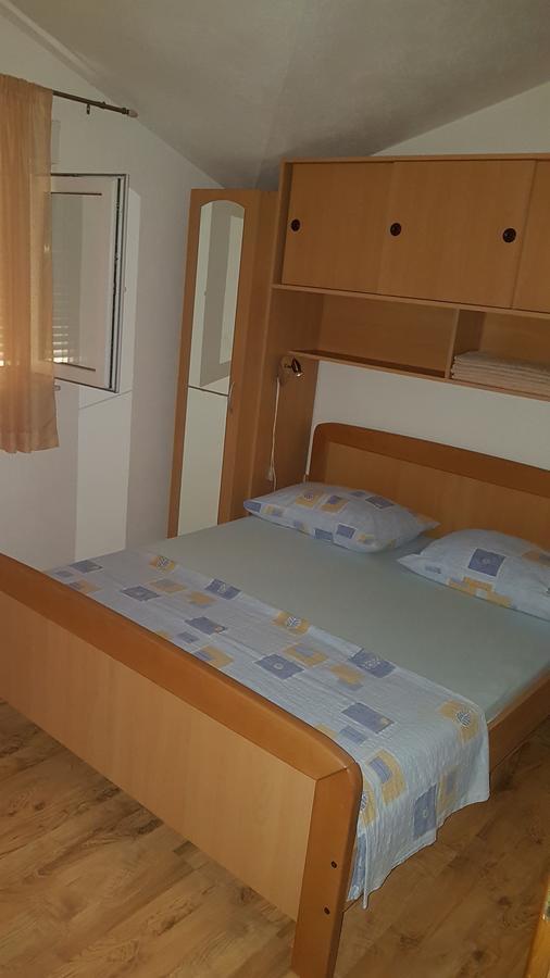 Apartman Jukic Hotel Marina Exterior foto